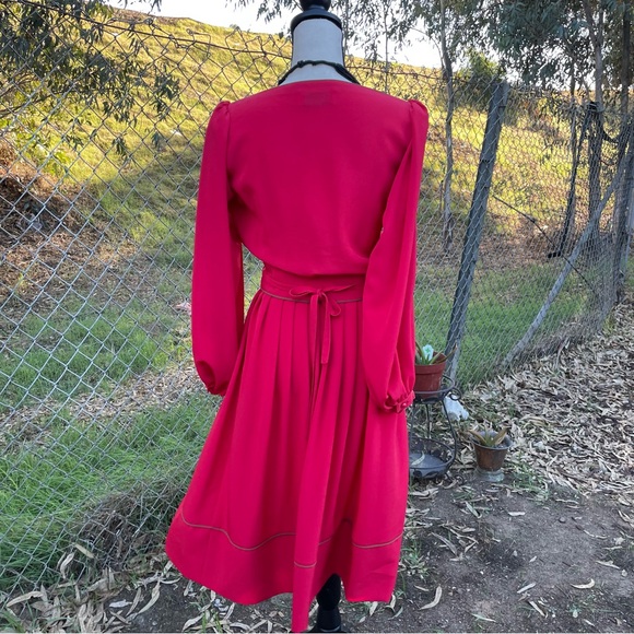 VINTAGE 80’s I. Magnin Designer RED Dress with Self-Tie- CLASSIC FASHION! - Picture 5 of 14